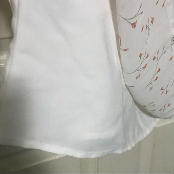 NWT $128 BCBGeneration | Flutter Sleeve | Floral Cutout Dress in Antique White - Picture 8 of 12